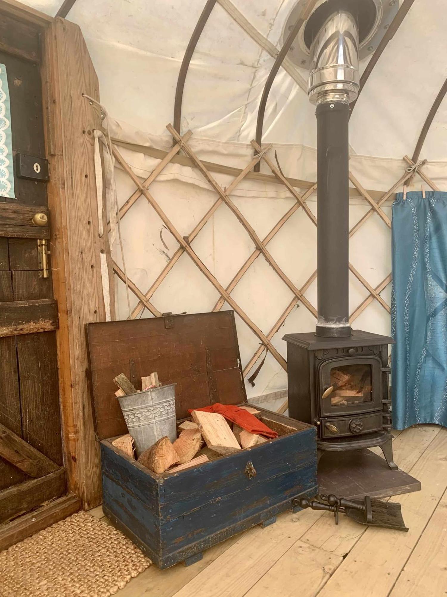 Llandysul Ceridwen Glamping, Double Decker Bus And Yurts酒店 外观 照片