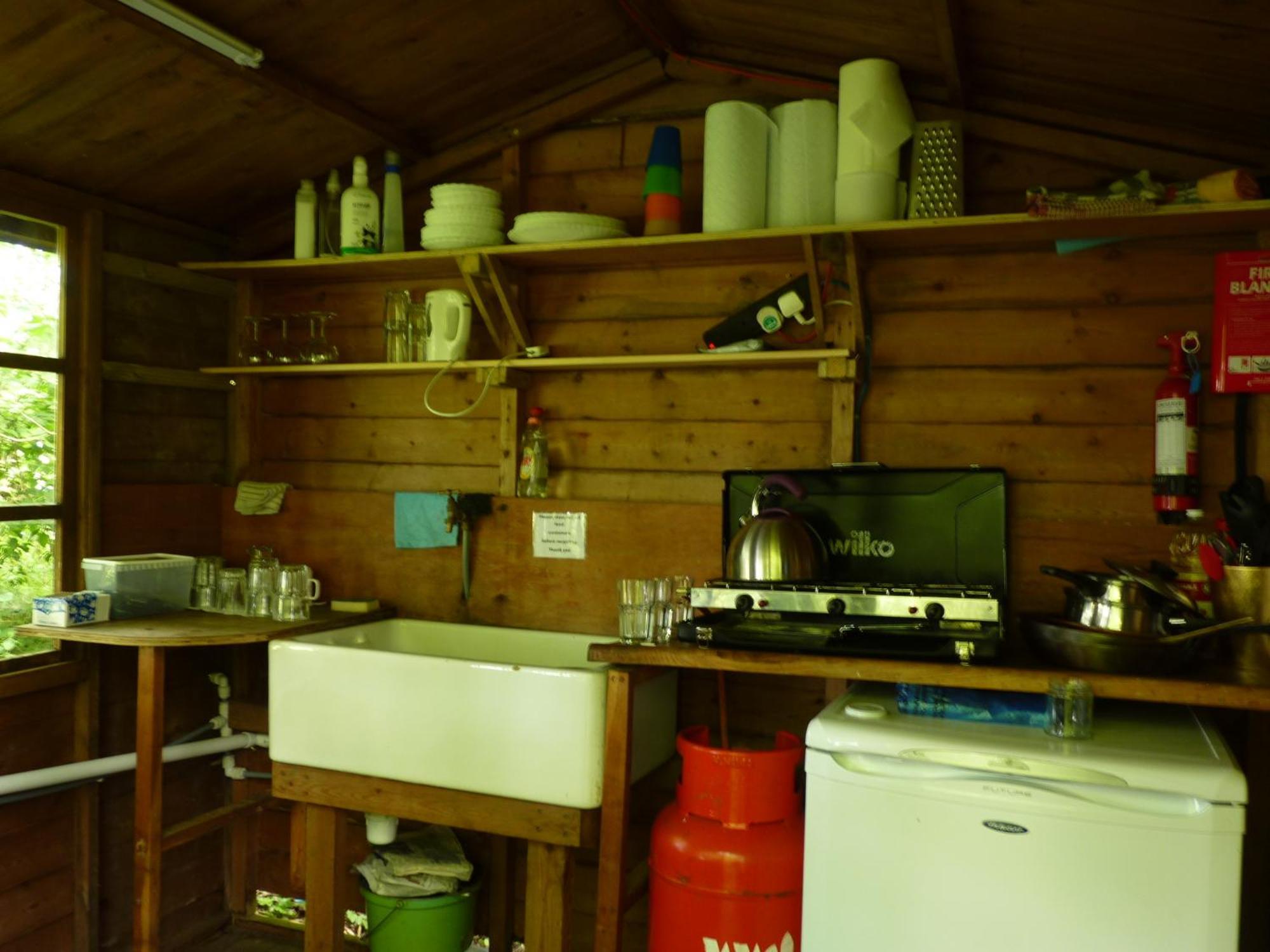Llandysul Ceridwen Glamping, Double Decker Bus And Yurts酒店 外观 照片