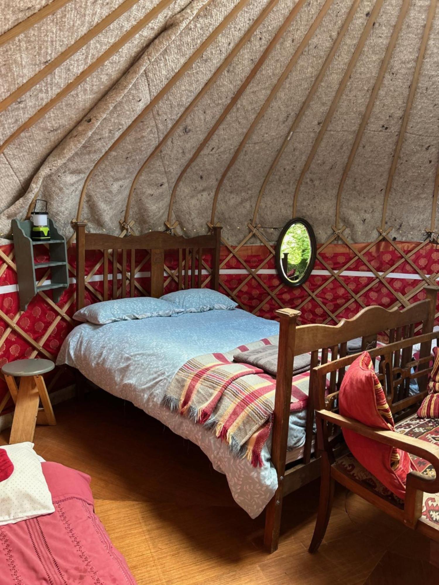 Llandysul Ceridwen Glamping, Double Decker Bus And Yurts酒店 外观 照片