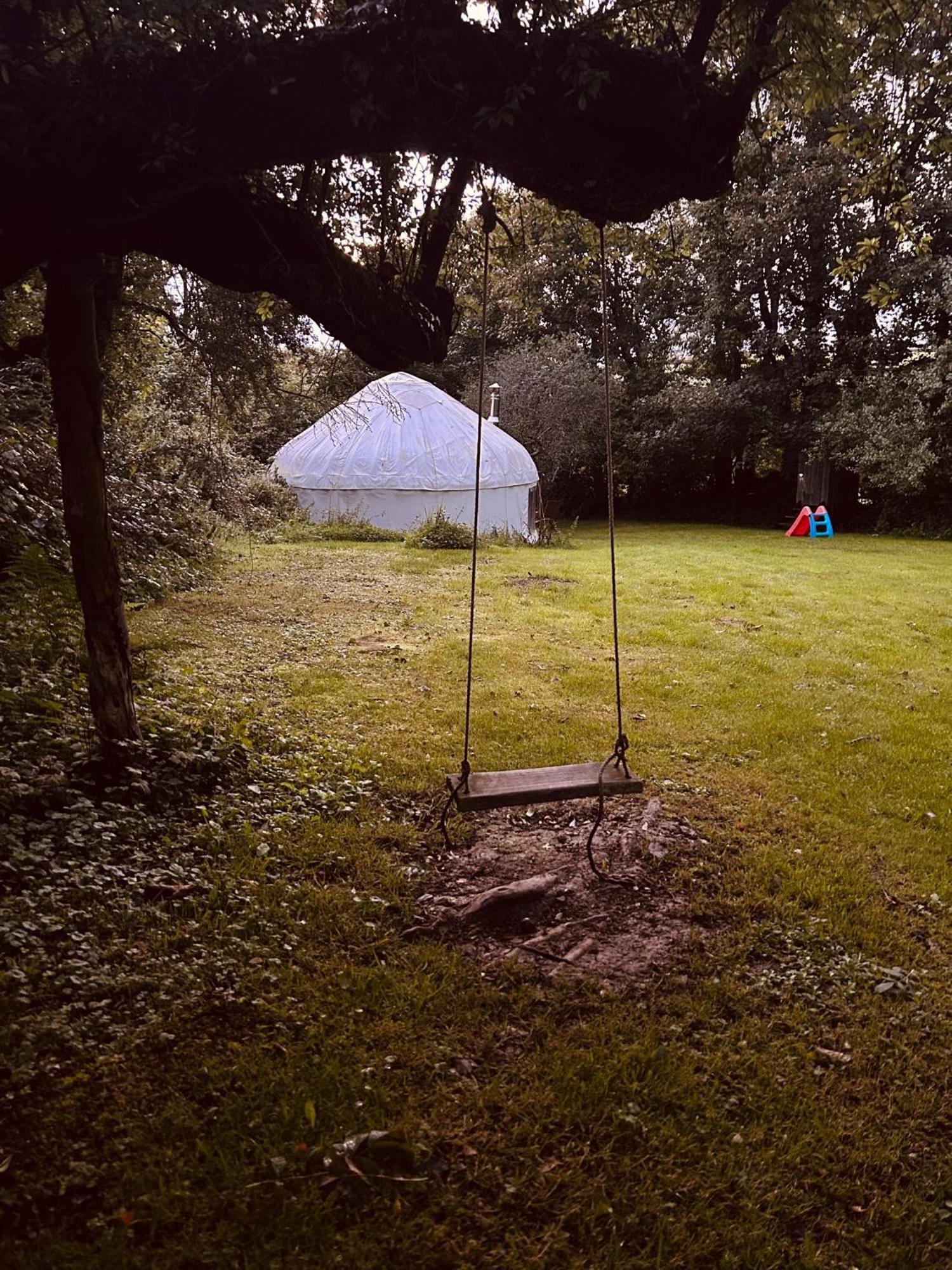 Llandysul Ceridwen Glamping, Double Decker Bus And Yurts酒店 外观 照片