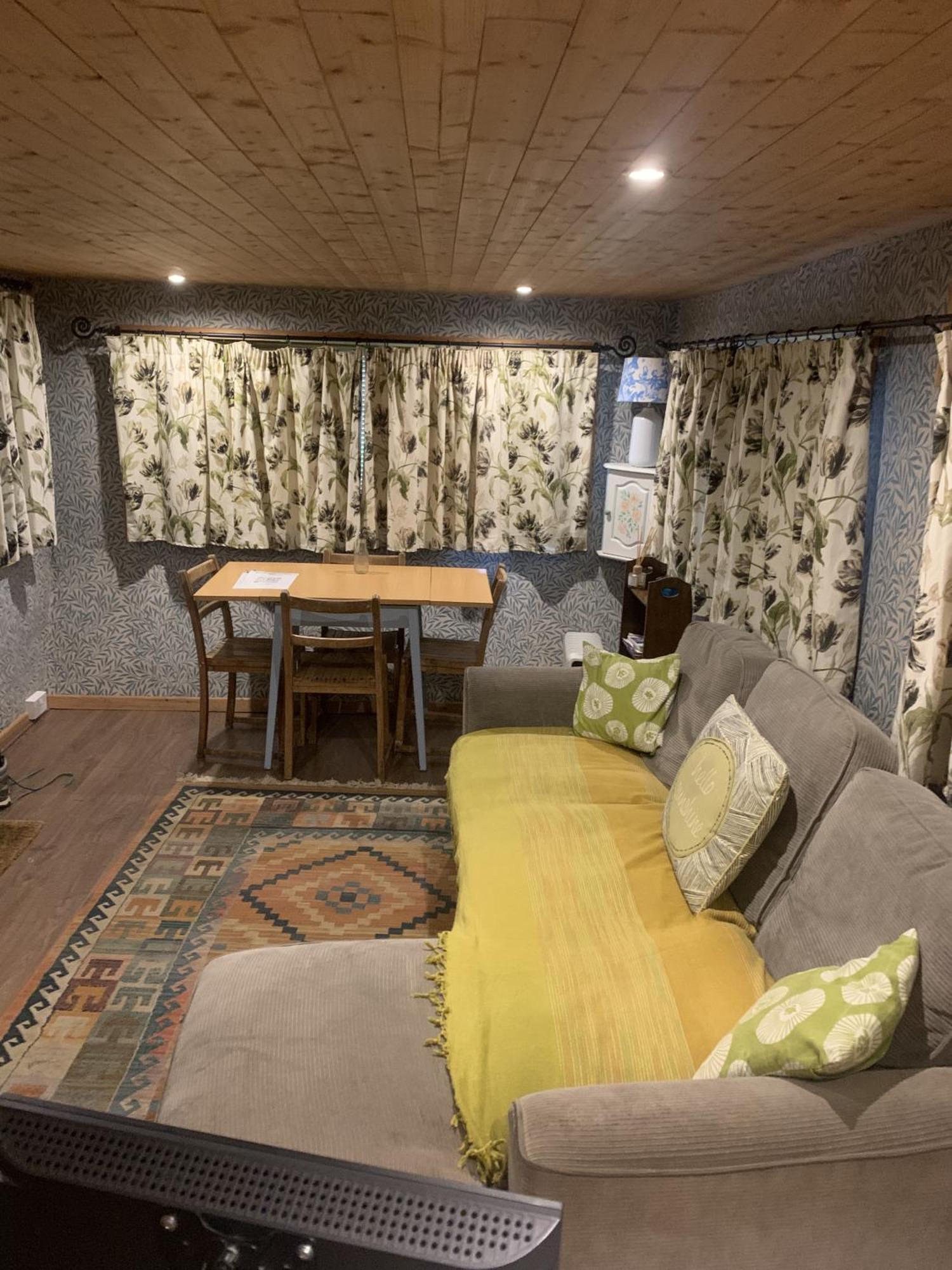 Llandysul Ceridwen Glamping, Double Decker Bus And Yurts酒店 外观 照片