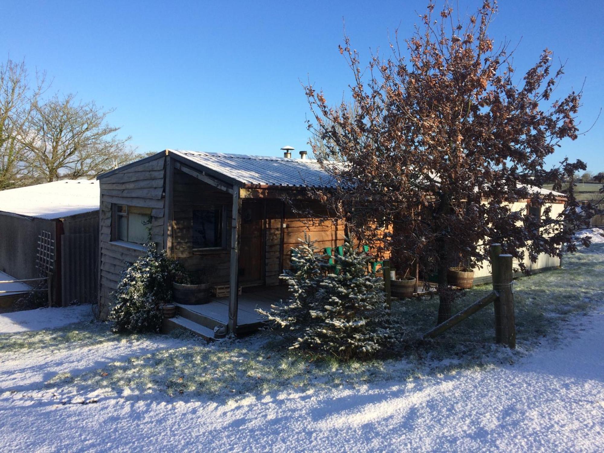 Llandysul Ceridwen Glamping, Double Decker Bus And Yurts酒店 外观 照片