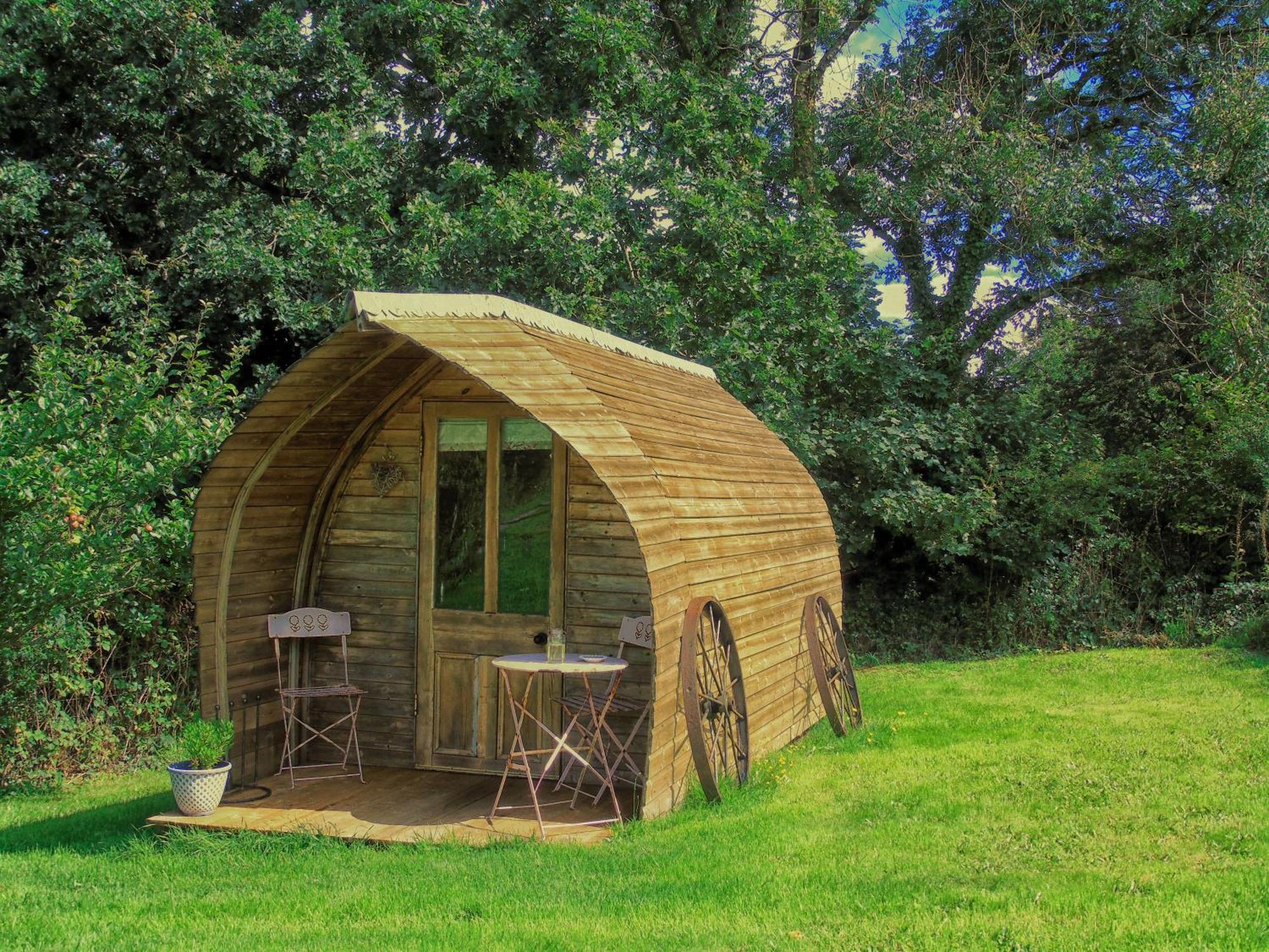 Llandysul Ceridwen Glamping, Double Decker Bus And Yurts酒店 外观 照片