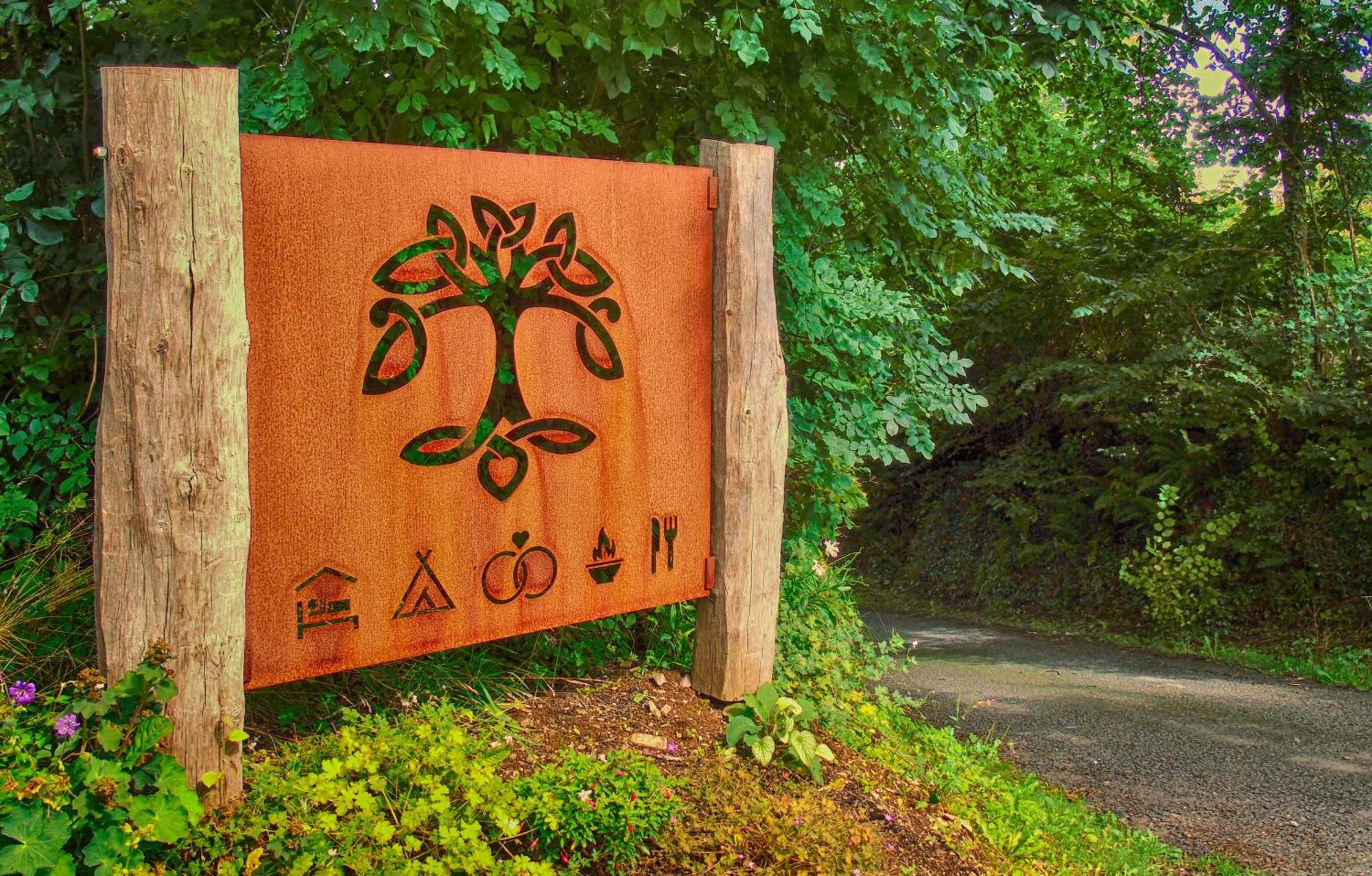 Llandysul Ceridwen Glamping, Double Decker Bus And Yurts酒店 外观 照片