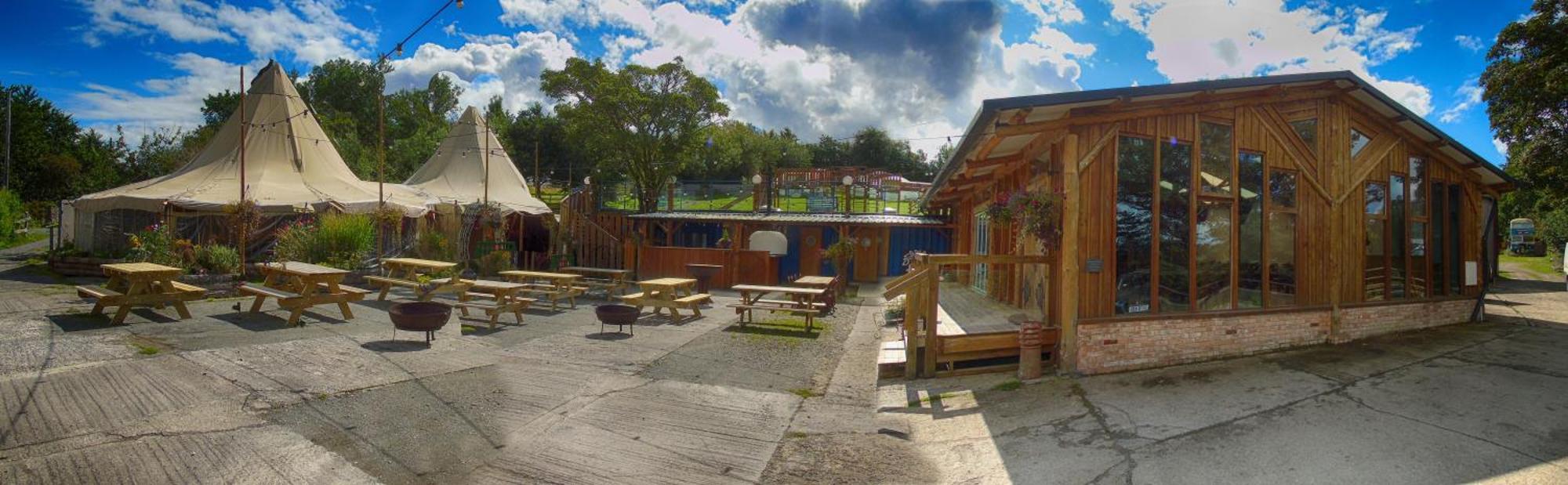 Llandysul Ceridwen Glamping, Double Decker Bus And Yurts酒店 外观 照片