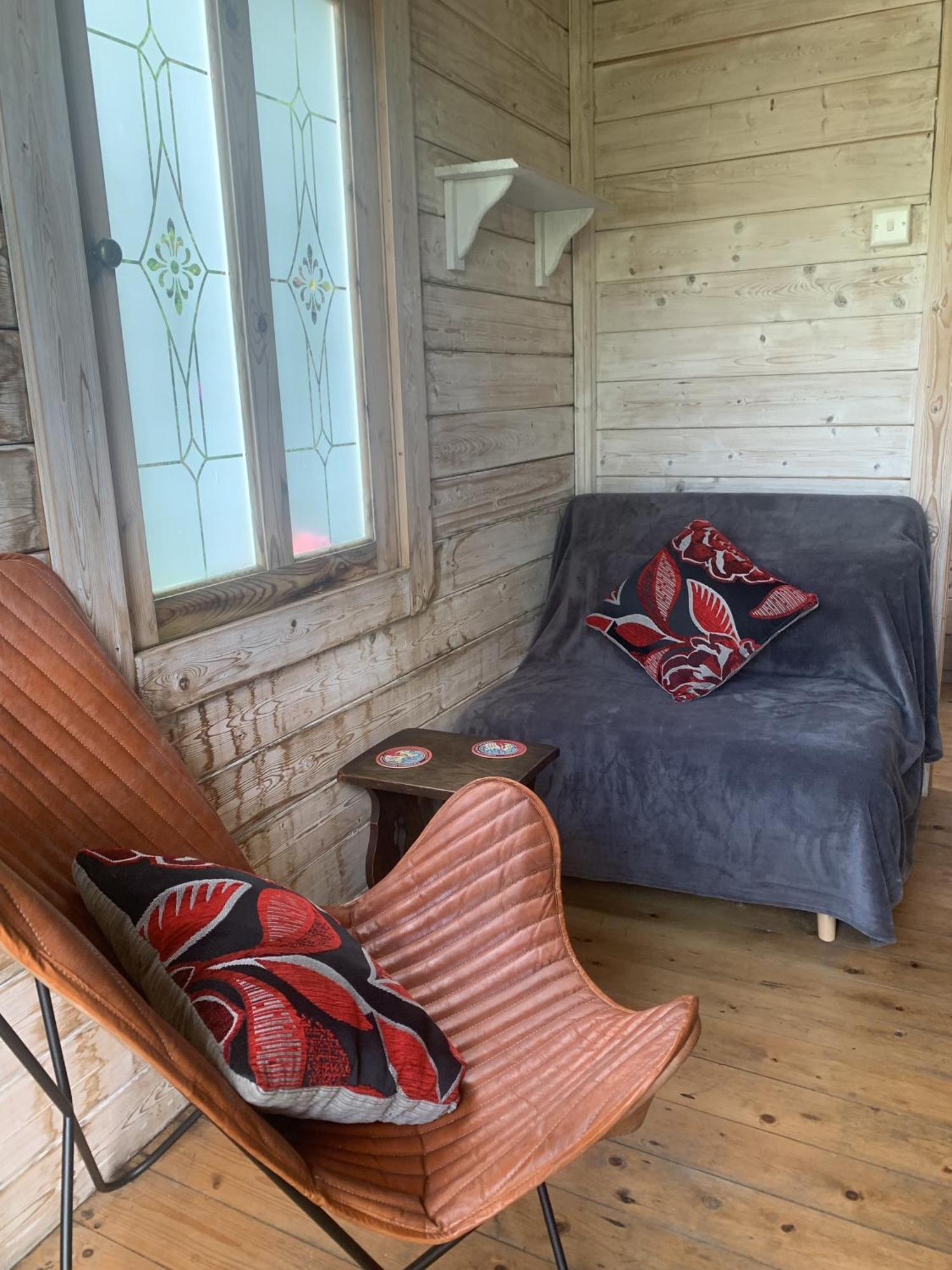 Llandysul Ceridwen Glamping, Double Decker Bus And Yurts酒店 外观 照片